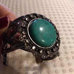 Beautiful Faux Turquoise bracelet